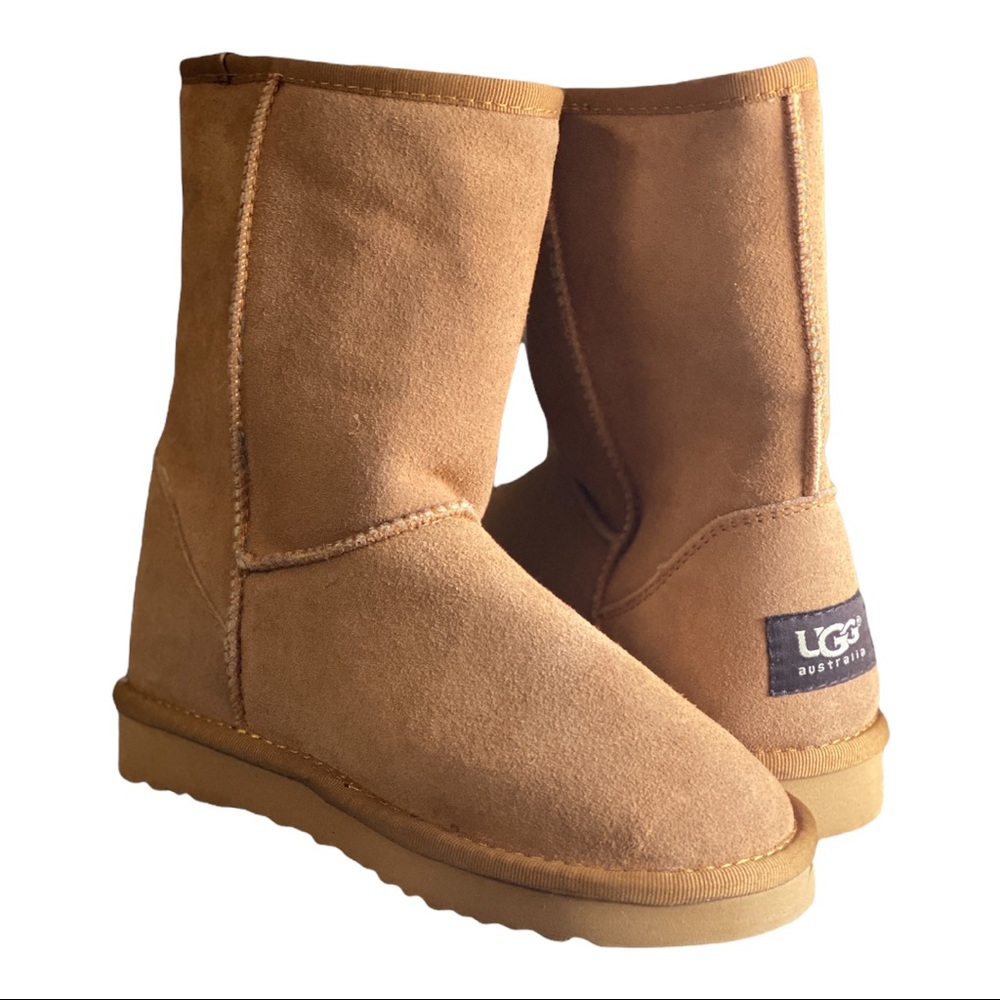 UGG BOOTS Sz.7 NEW